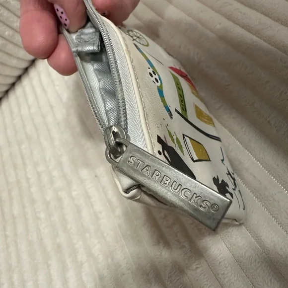 Starbucks Seattle,Wa branded coin purse w/zipper. Cute - it holds cards and key. - Picture 4 of 6